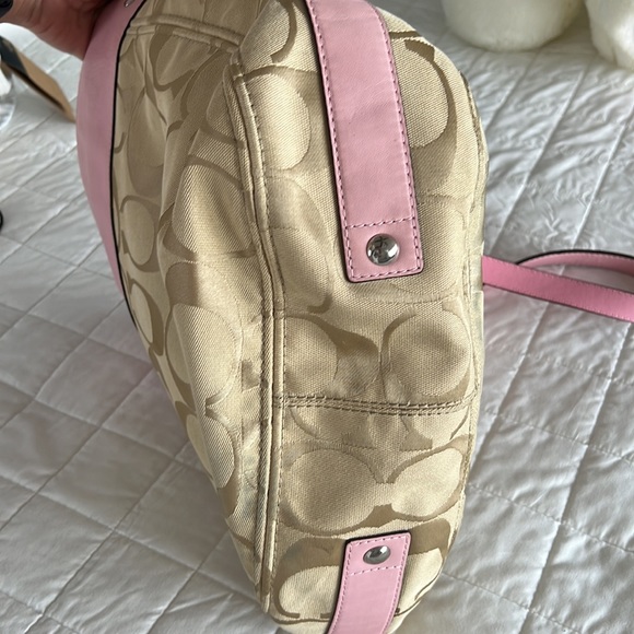 Coach bag. - Picture 4 of 7